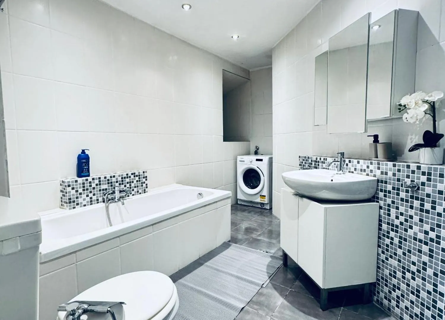 Amazing 2Br Apt, 16-Mins To Blumengaerten Vídeň 0*,  Rakousko