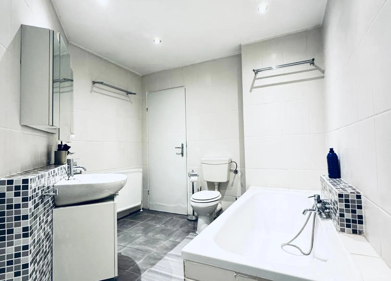 Amazing 2Br Apt, 16-Mins To Blumengaerten Wenen Oostenrijk