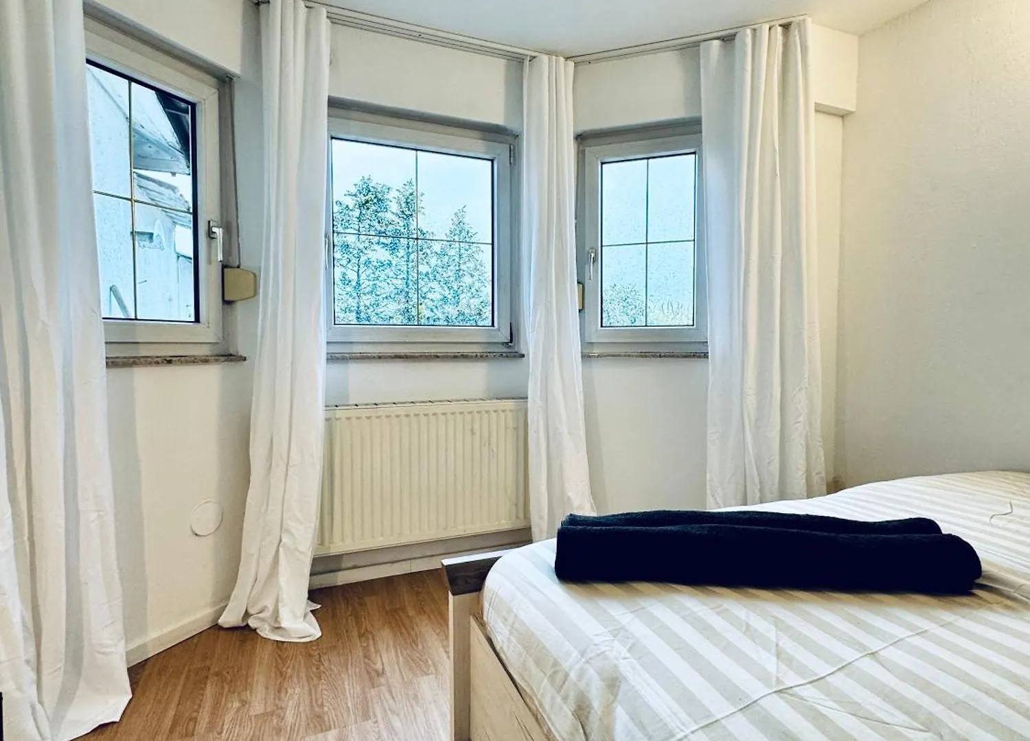 Amazing 2Br Apt, 16-Mins To Blumengaerten Wenen Appartement