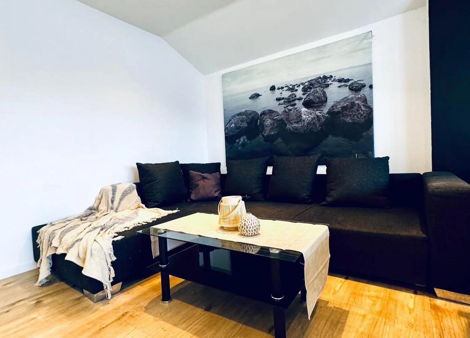 Amazing 2Br Apt, 16-Mins To Blumengaerten Wenen Appartement